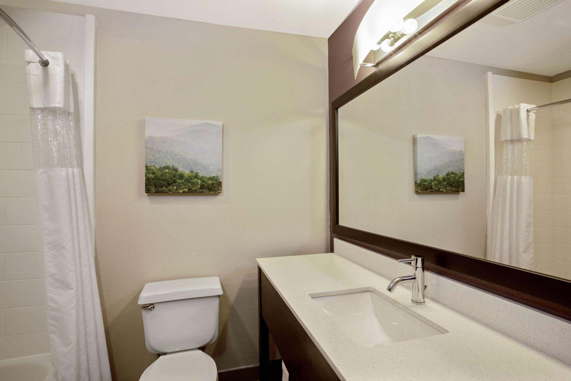 La Quinta By Wyndham Fayetteville Eksteriør bilde