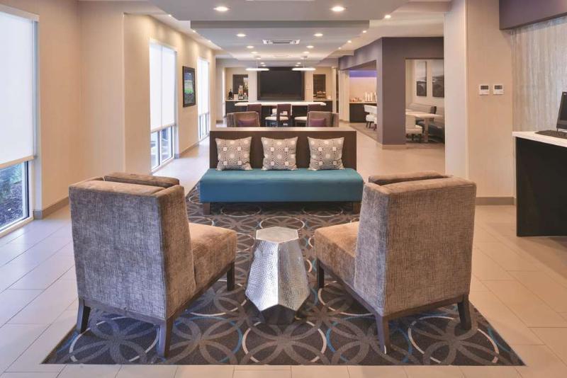 La Quinta By Wyndham Fayetteville Eksteriør bilde
