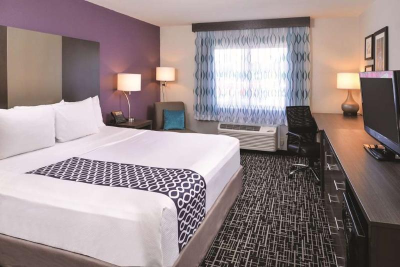 La Quinta By Wyndham Fayetteville Eksteriør bilde